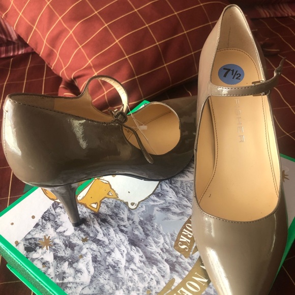 New shoes with a few flaws - Picture 7 of 7